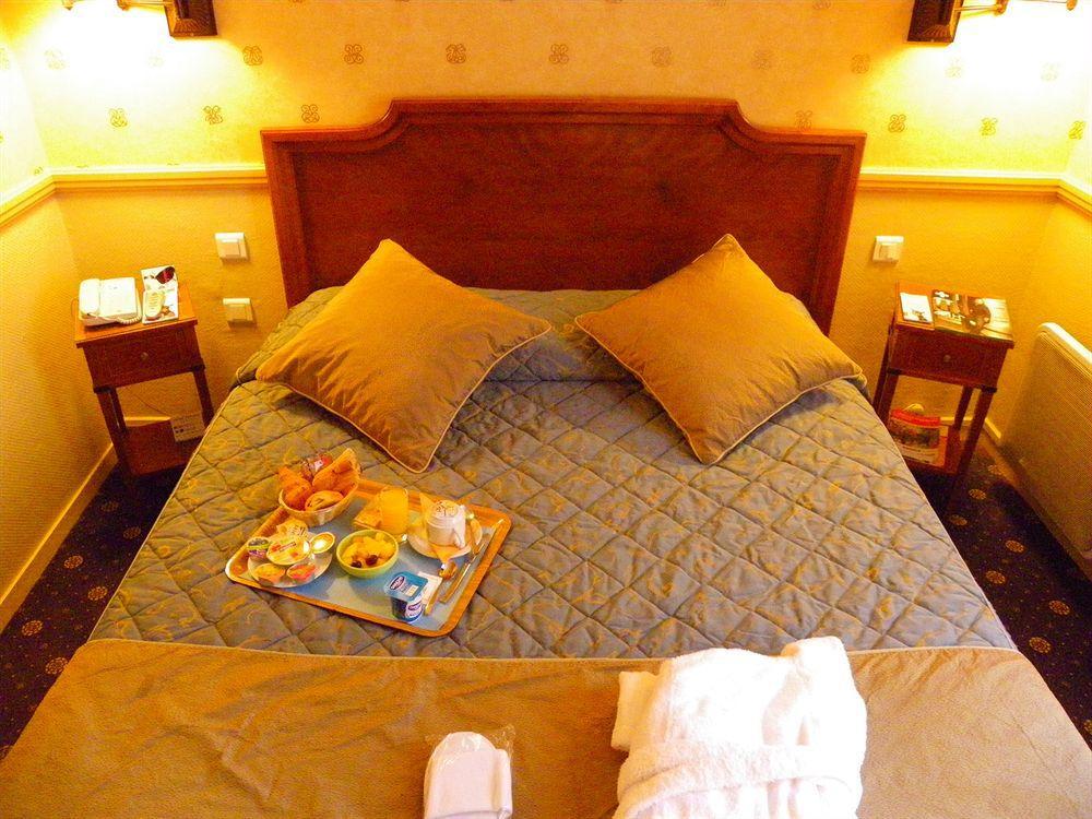 Poussin Hotel Parijs
