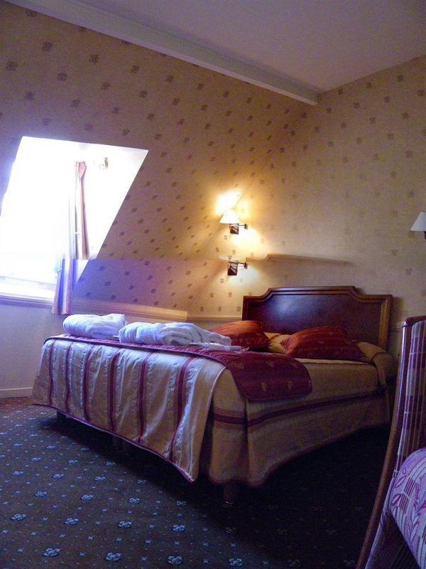 Hotel Poussin Parijs